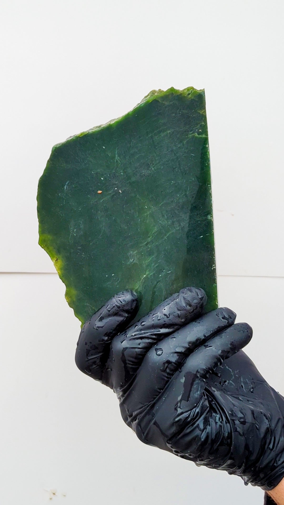 351g - B+ grade - Nephrite Rough