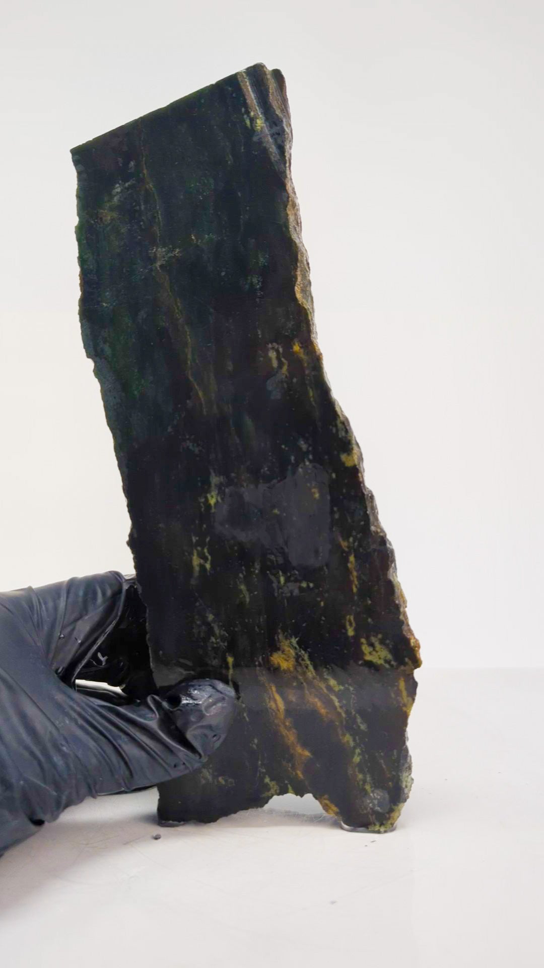 1.394kg - B grade - Nephrite Rough