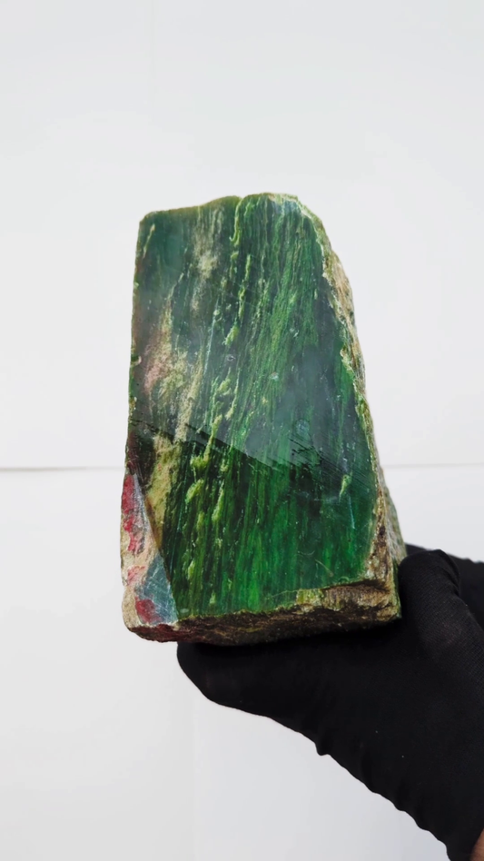 6.9kg - B+ grade - Nephrite Rough