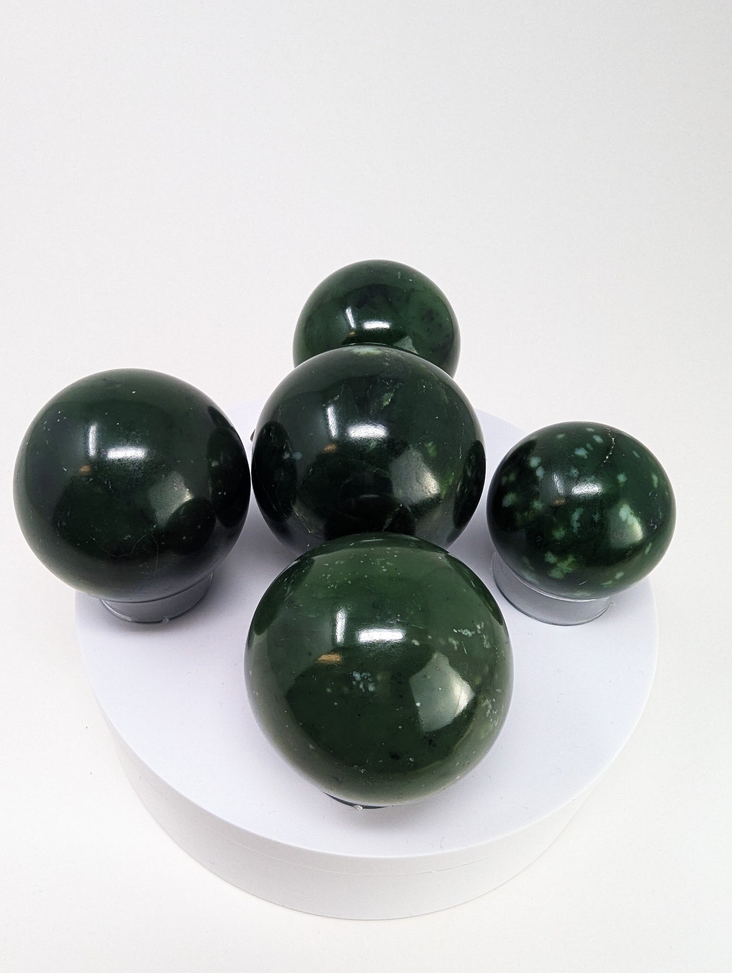 British Columbia Nephrite - Sphere - A Grade - 5pc - 1197g