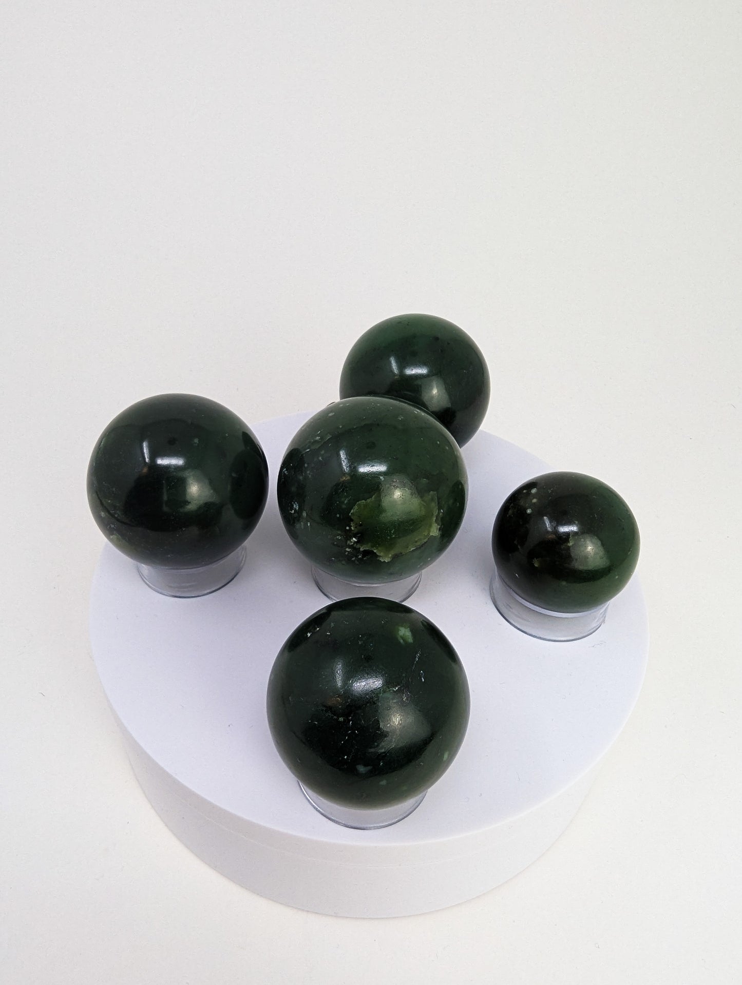 British Columbia Nephrite - Sphere - Grade A - 5pc - 763g