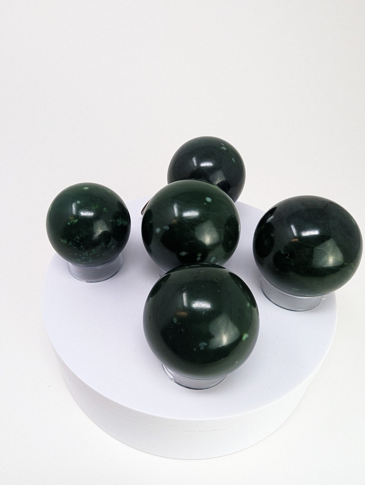 British Columbia Nephrite - Sphere - A Grade - 5pc - 865g
