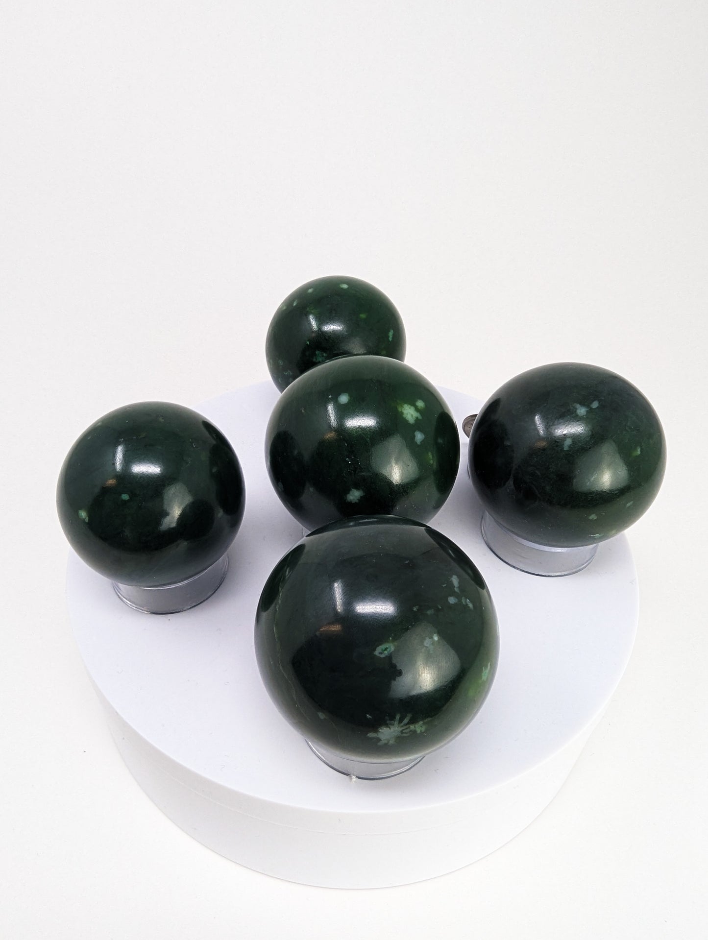 British Columbia Nephrite - Sphere - A Grade - 5pc - 865g