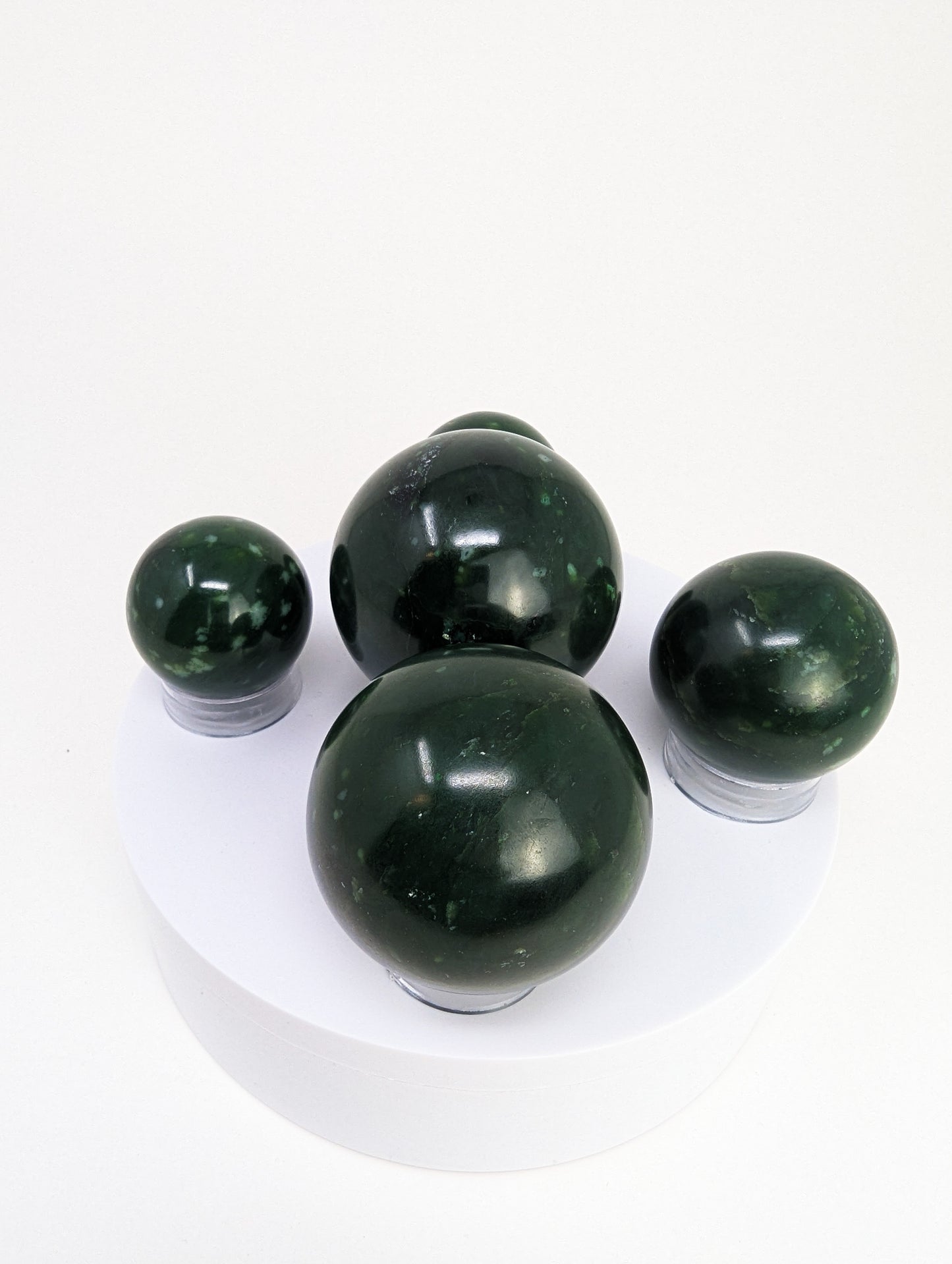 British Columbia Nephrite - Sphere - B+ Grade - 5pc - 956g