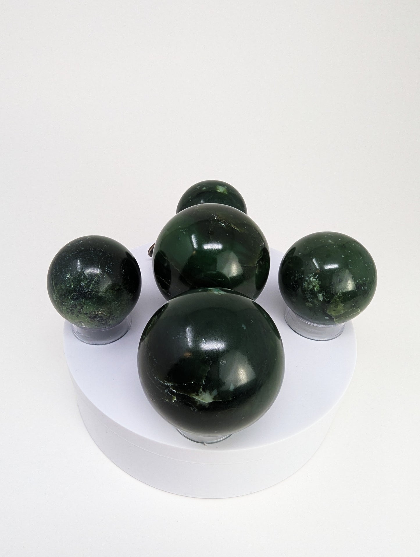 British Columbia Nephrite - Sphere - Grade B - 5pc - 1107g