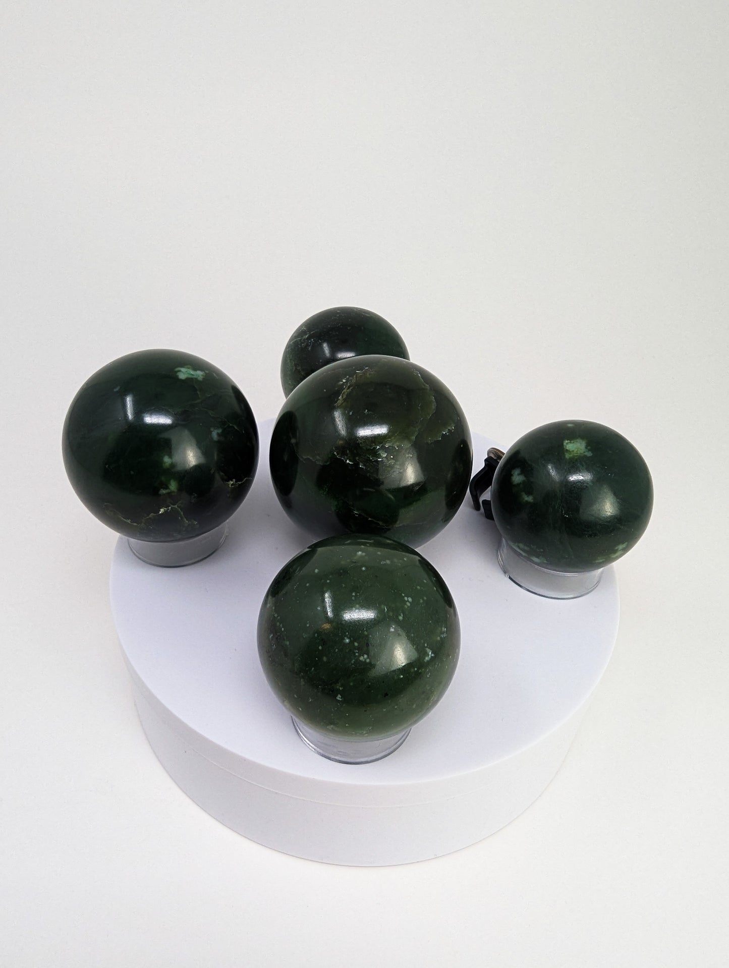 British Columbia Nephrite - Sphere - Grade B - 5pc - 1107g