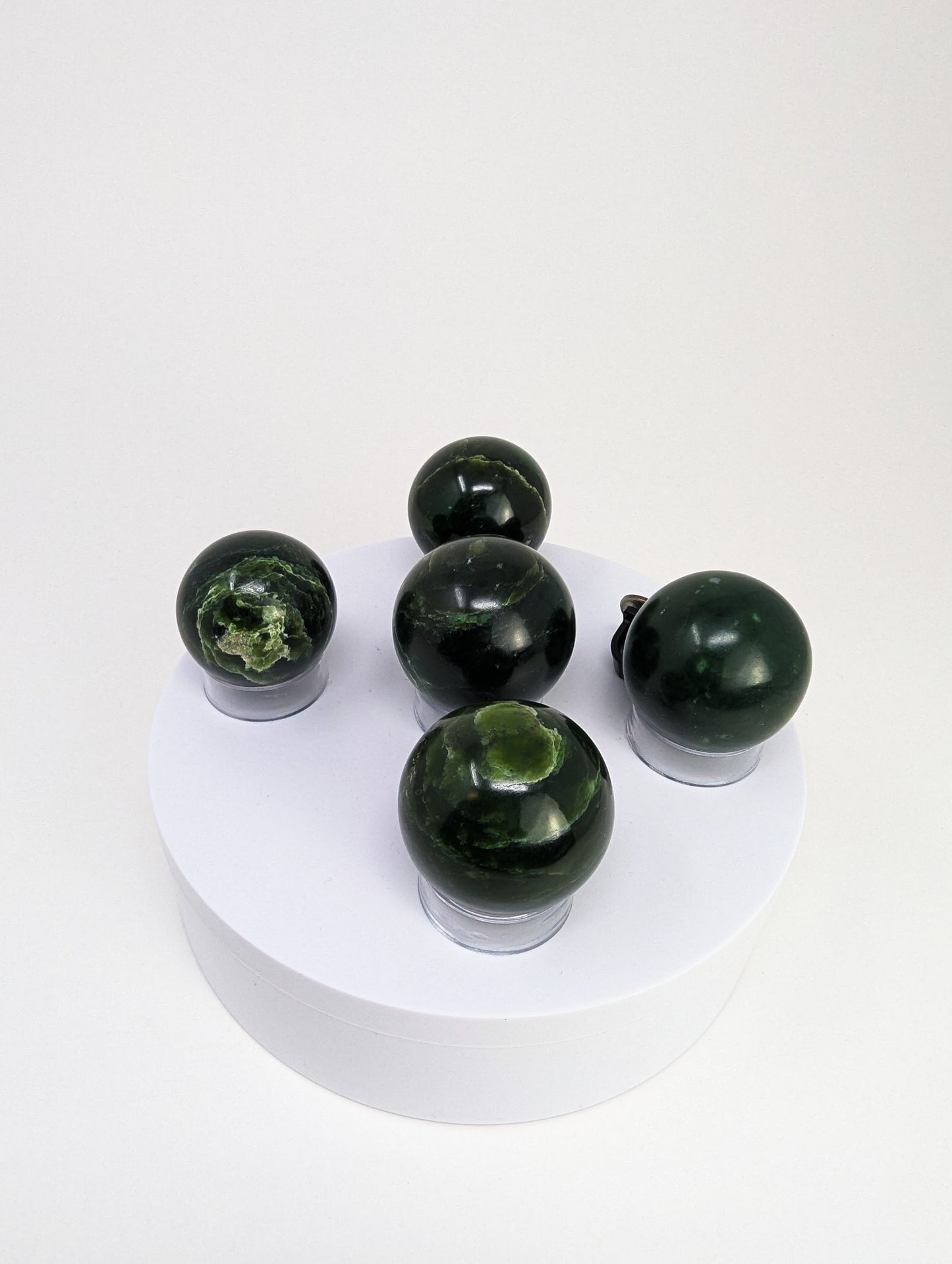 British Columbia Nephrite - Sphere - Grade B - 5pc - 540g