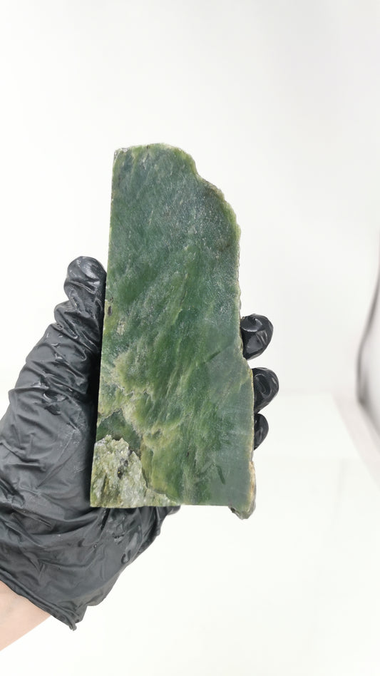 523 grams - C grade - Nephrite Rough
