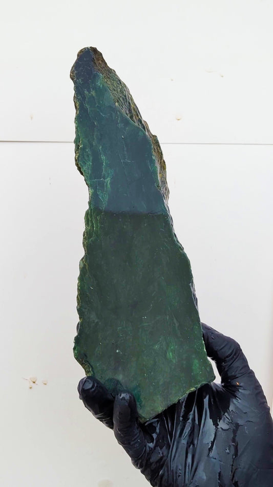 1.319kg - B+ grade - Nephrite Rough
